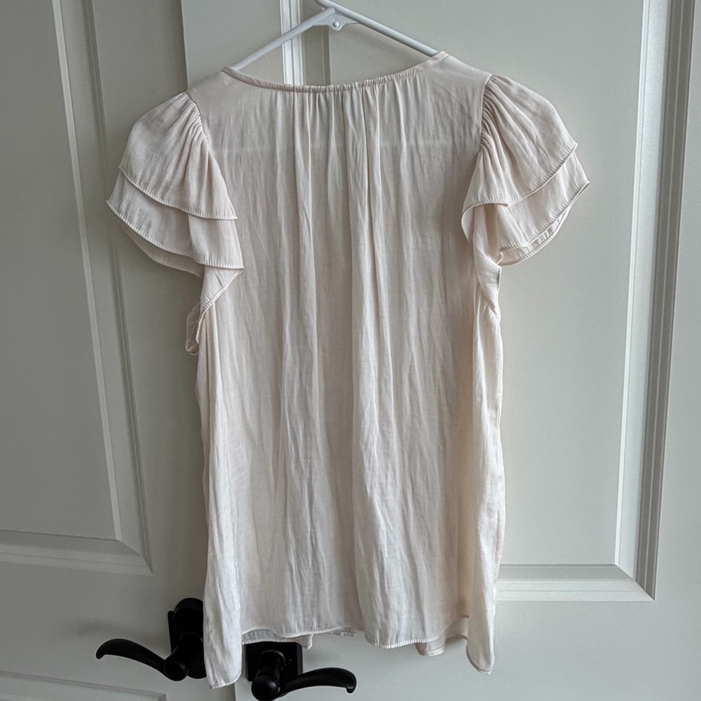 Joie Cream Ruffle Sleeve Top size m - Picture 4 of 9